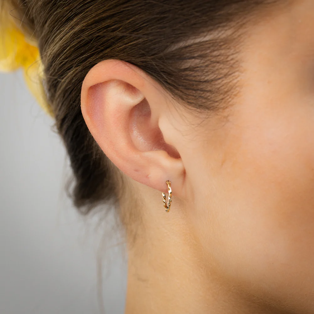 9ct Yellow Gold Diamond Cut Twisted 1.25 x 12mm Sleeper Hoop Earrings - Image 2