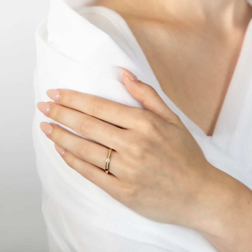 9ct Yellow Gold Diamond Eternity Ring with 10 Diamonds - Image 3