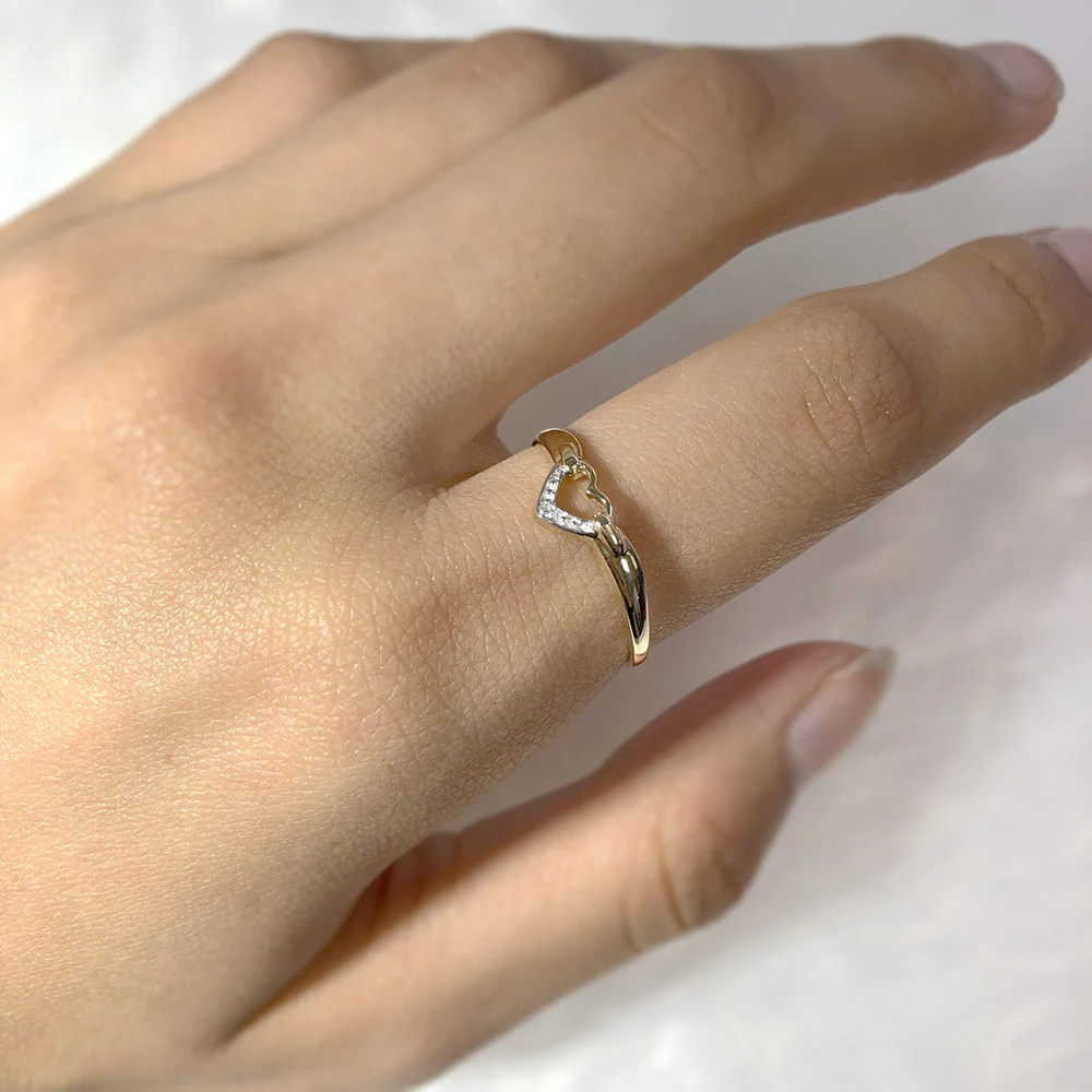 9ct Yellow Gold Diamond Heart Ring with 1 Brilliant Cut Diamond - Image 3