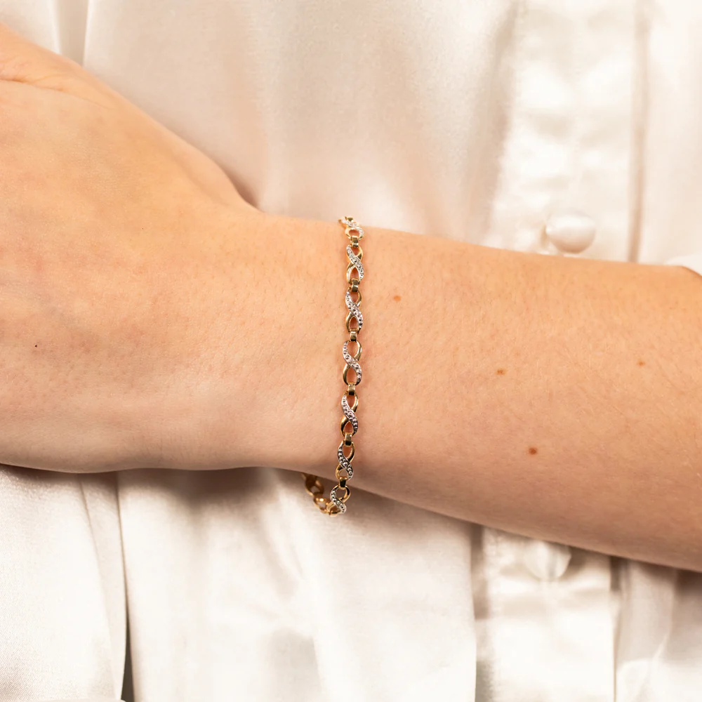 9ct Yellow Gold Diamond Infinity Bracelet with 6 Round Diamonds - Image 3