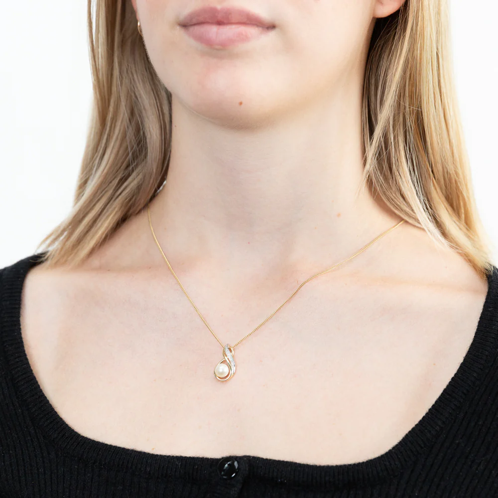 9ct Yellow Gold Diamond + Pearl Pendant - Image 2