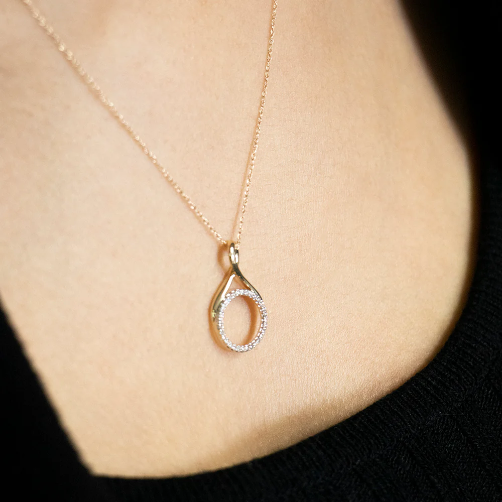 9ct Yellow Gold Diamond Pendant - Image 2