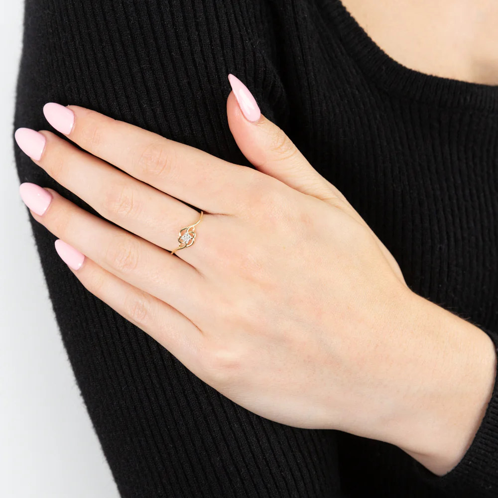 9ct Yellow Gold Diamond Ring - Image 3