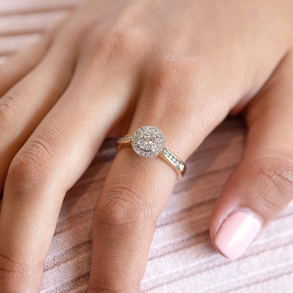 9ct Yellow Gold Diamond Ring Set with 1/2 Carat 38 Stunning Brilliant Diamonds - Image 3