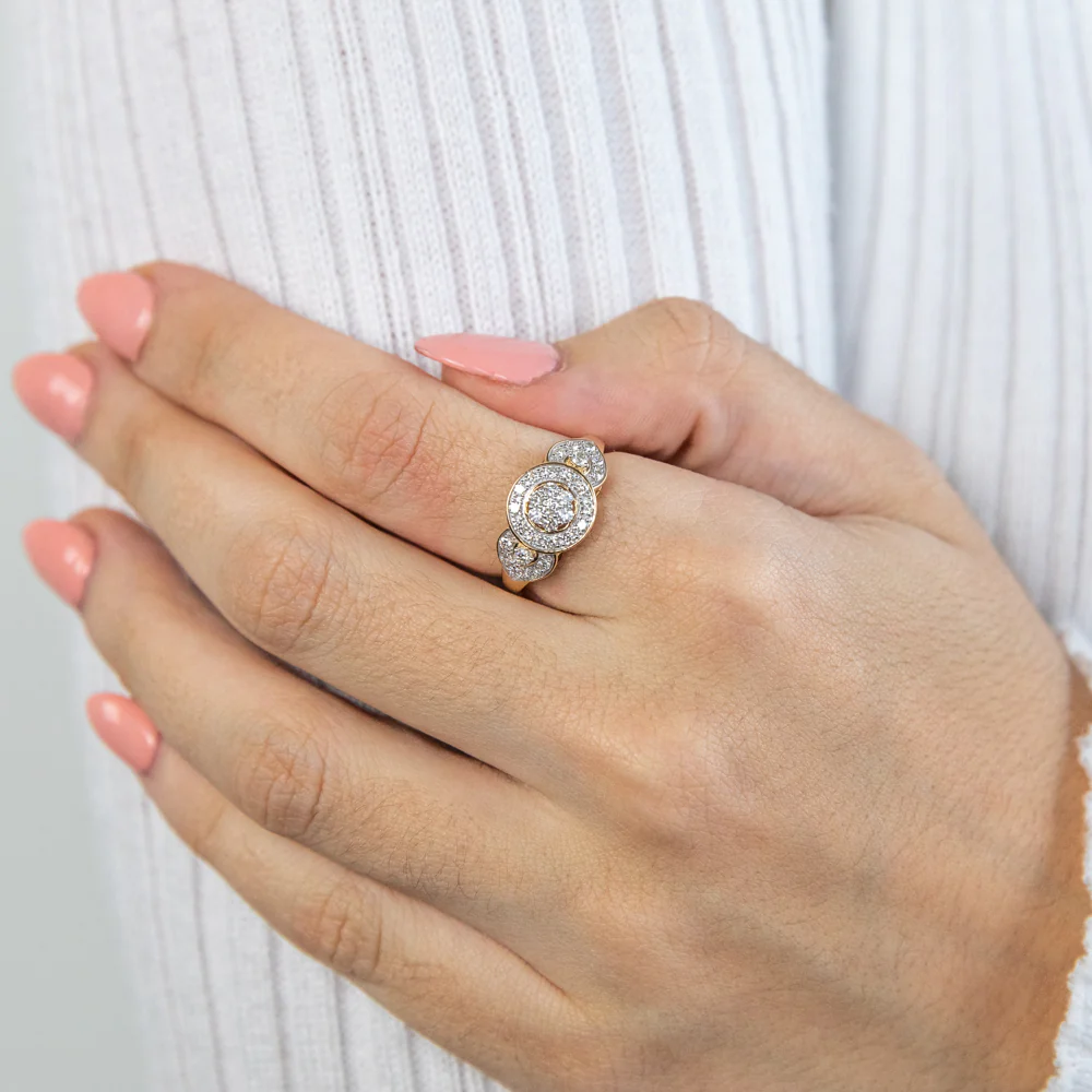9ct Yellow Gold Diamond Ring Set With 31 Brilliant Cut Diamonds - Image 3