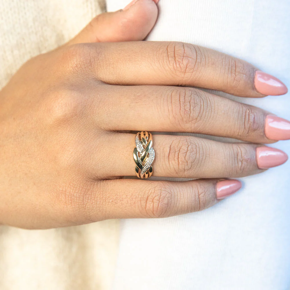 9ct Yellow Gold Diamond Ring  Set with 5 Brilliant Diamonds - Image 3