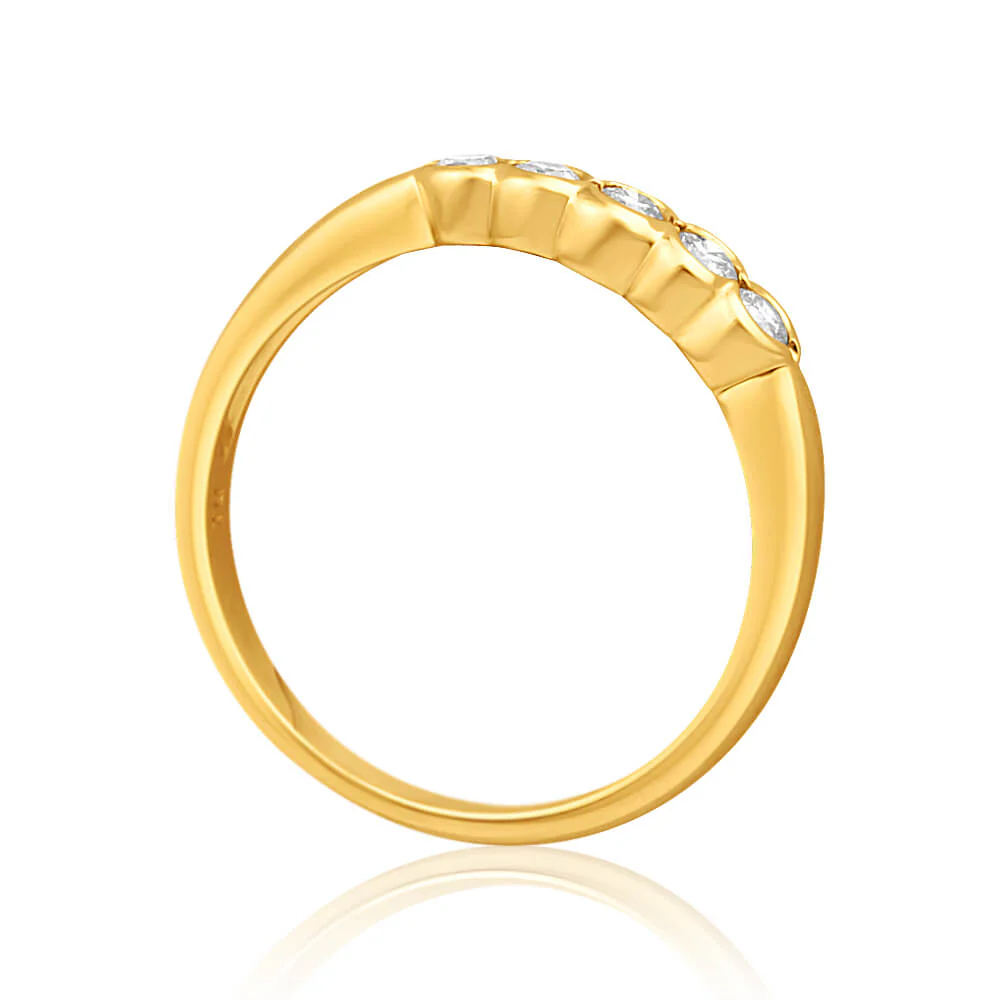 9ct Yellow Gold Diamond Ring Set with 5 Brilliant Diamonds - Image 2