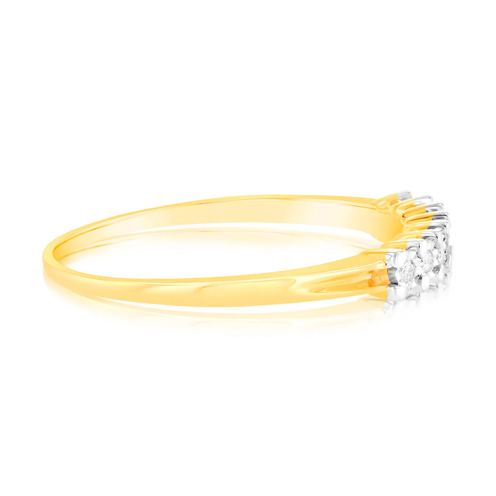 9ct Yellow Gold Diamond Ring Set With 7 Stunning Diamonds - Image 2