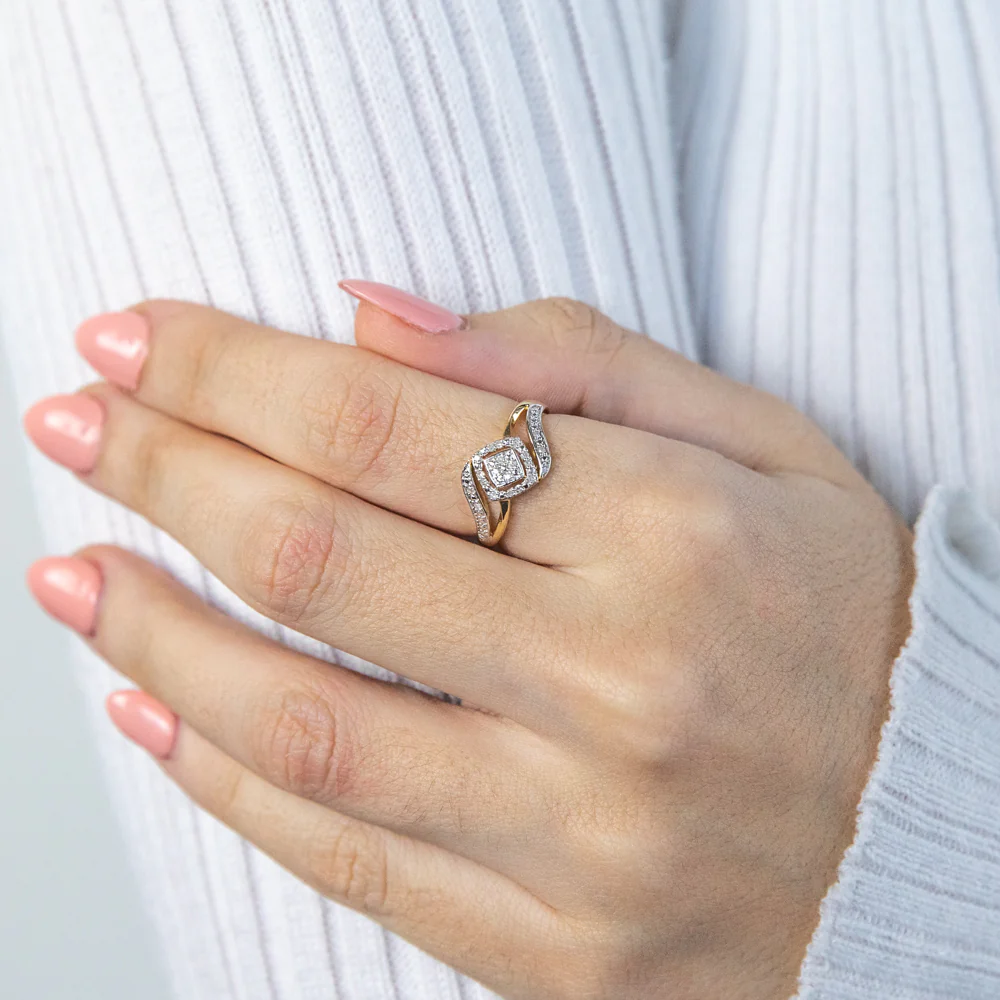 9ct Yellow Gold Diamond Ring with 20 Brilliant Cut Diamonds - Image 3