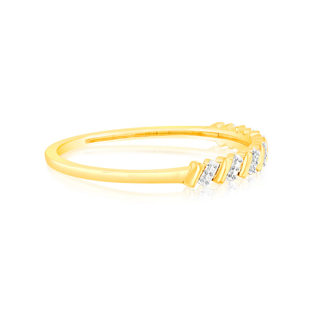 9ct Yellow Gold Diamond Ring with 6 Brilliant Cut Diamonds - Image 2