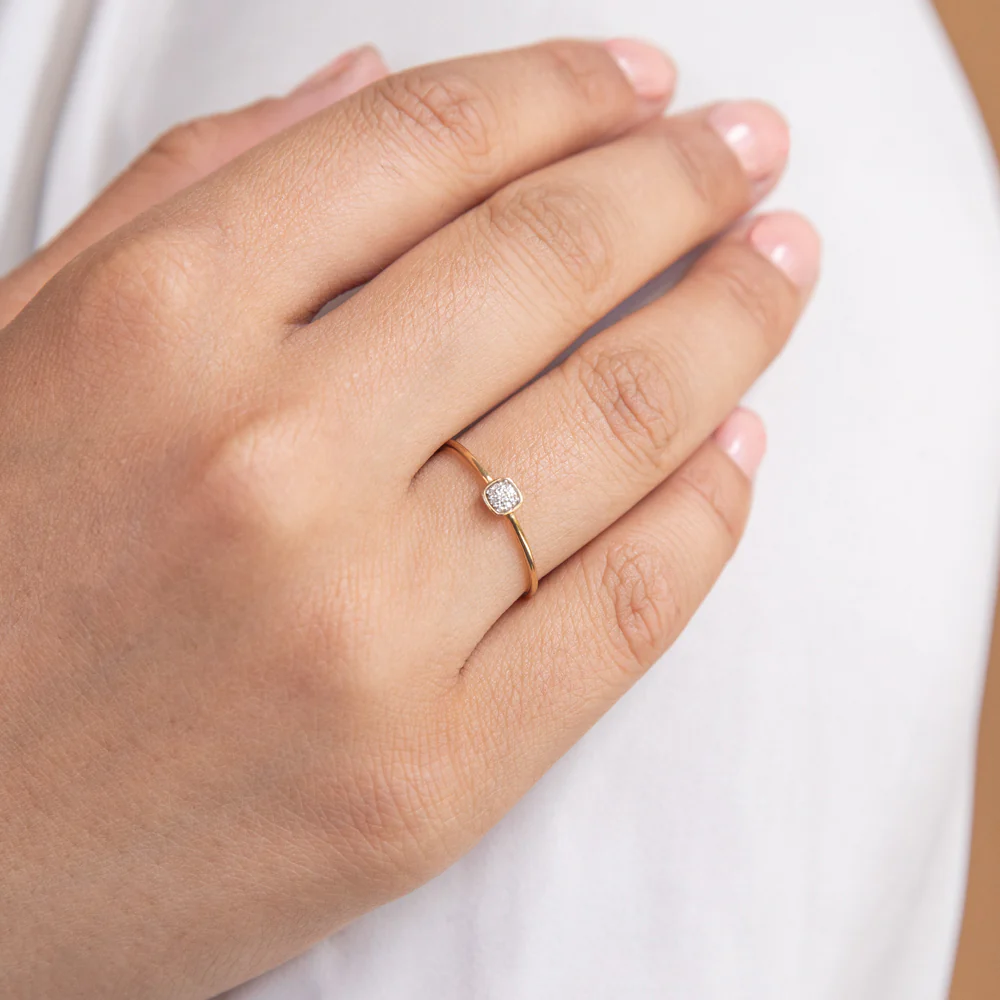 9ct Yellow Gold Diamond Ring with 8 Brilliant Diamonds - Image 2