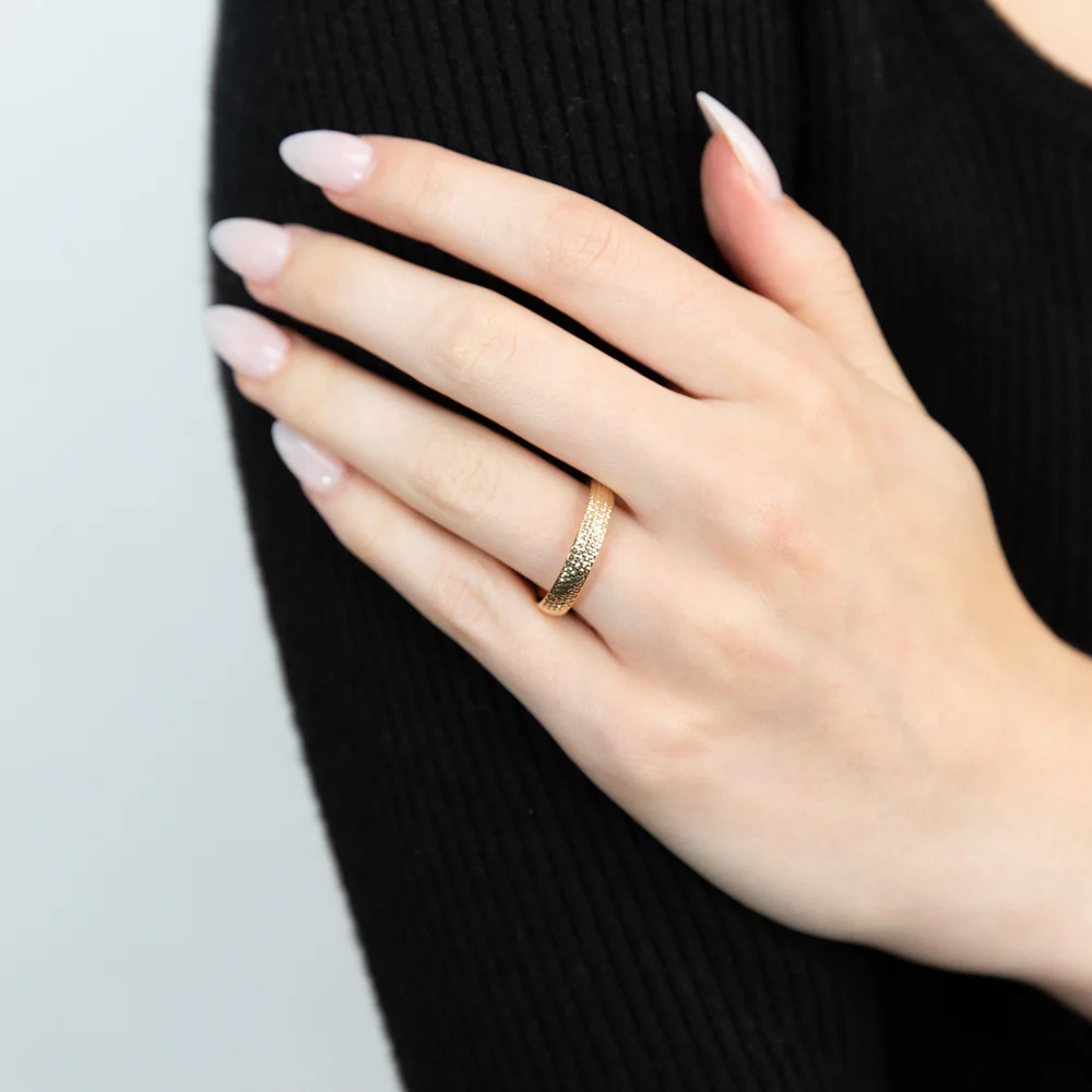 9ct Yellow Gold Dicut Ring - Image 3