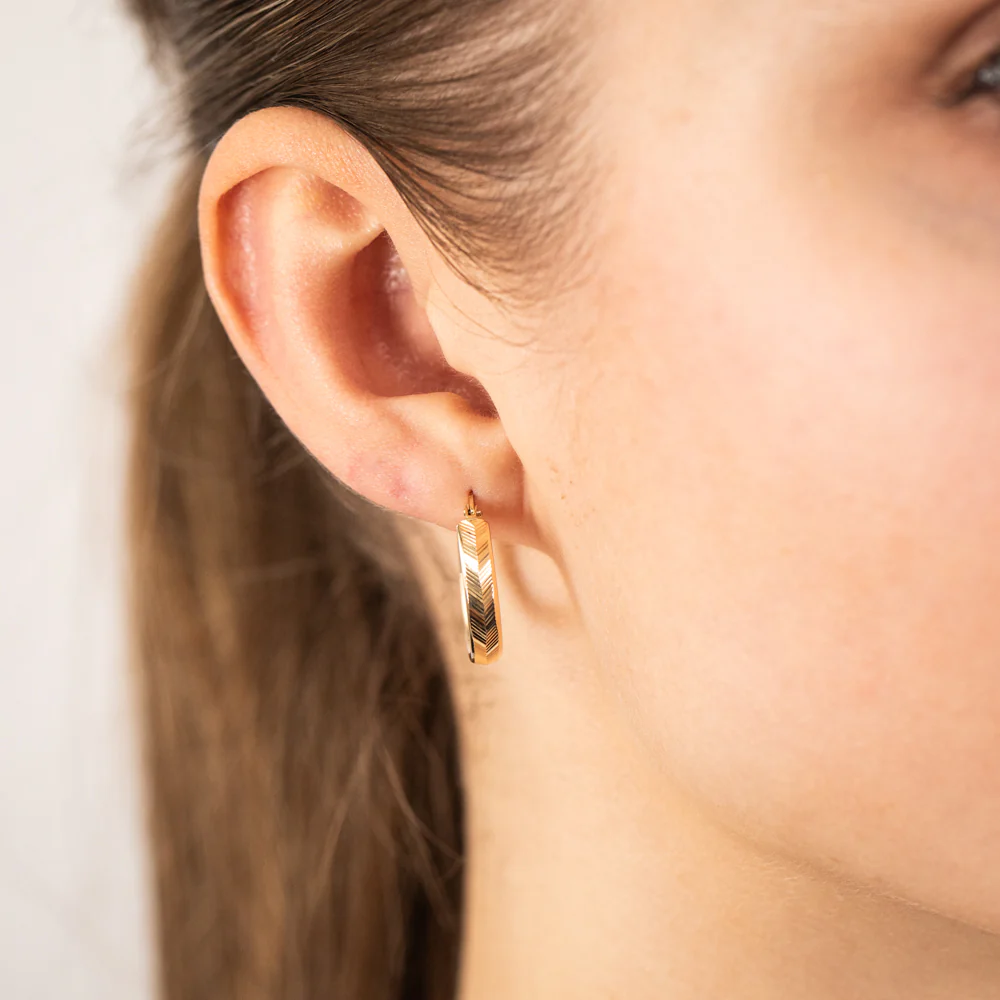 9ct Yellow Gold Double side Diamond Cut Hoop Earrings - Image 2