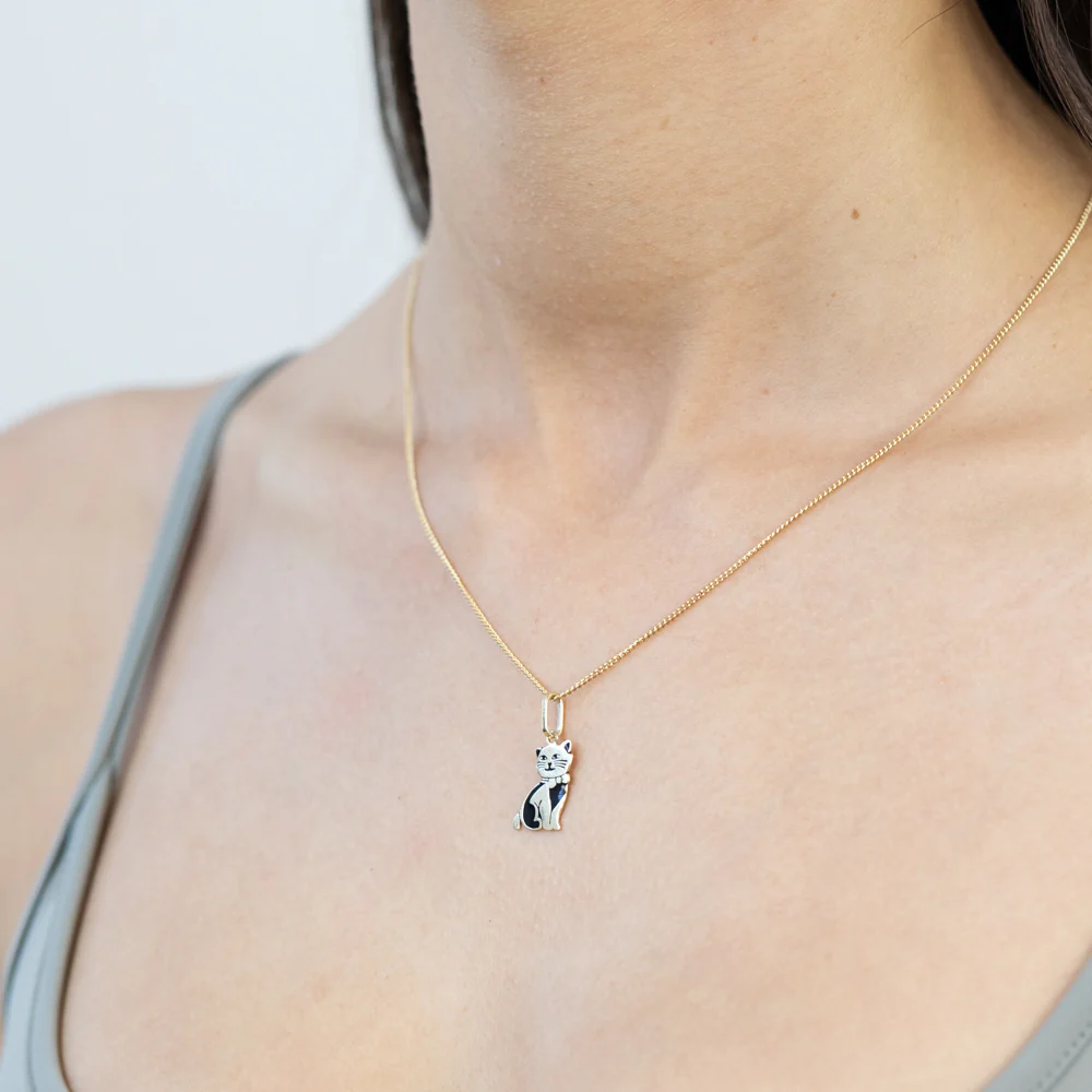 9ct Yellow Gold Engraved Cat Pendant - Image 2