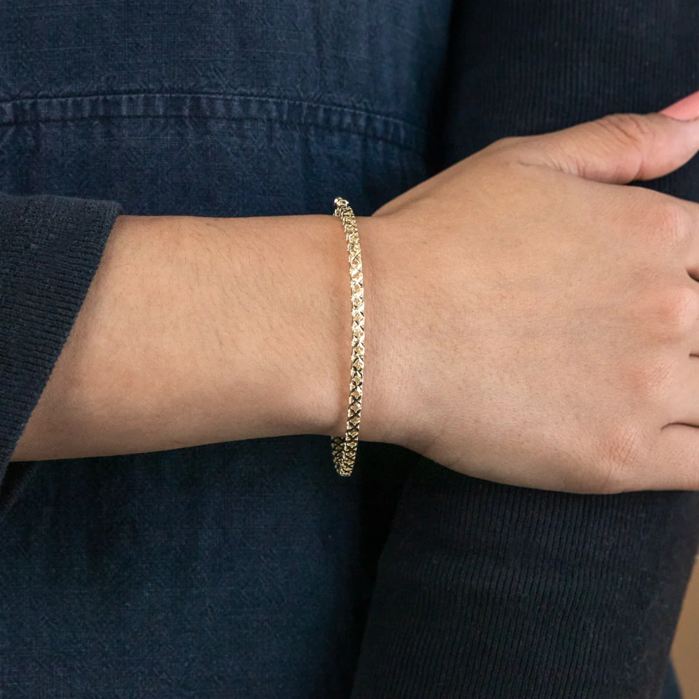 9ct Yellow Gold Fancy Diamond Cut 65mm Bangle - Image 2