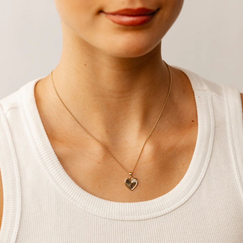 9ct Yellow Gold Fancy Dicut Heart Pendant - Image 2