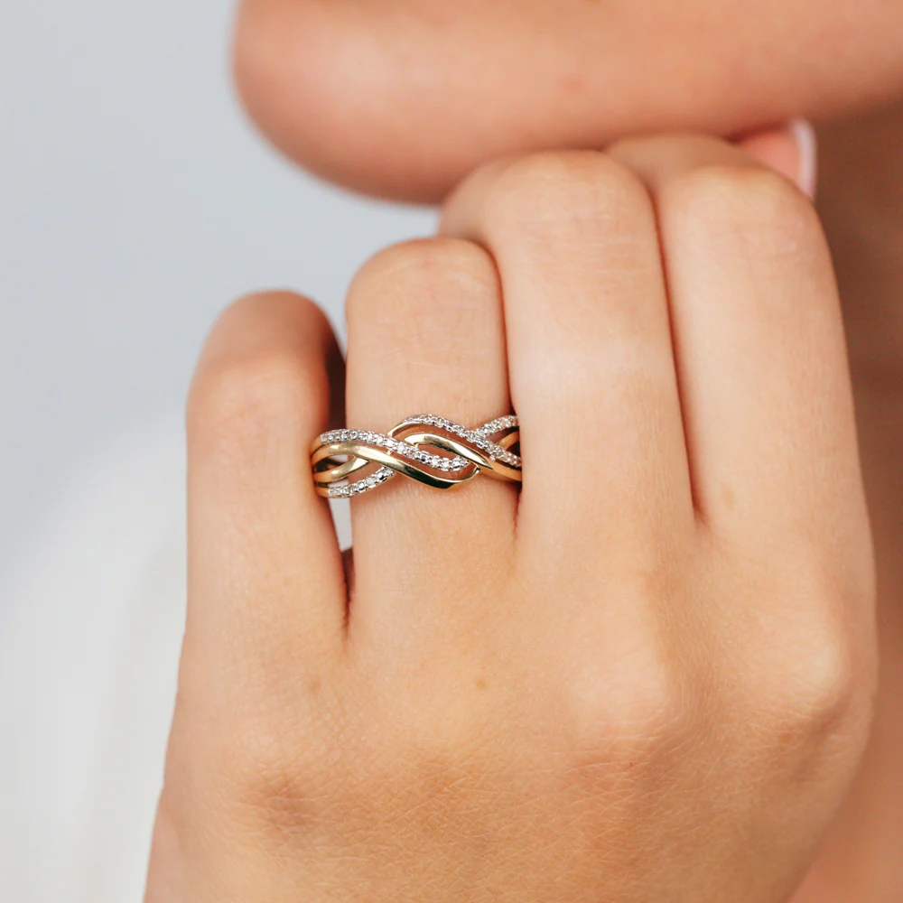 9ct Yellow Gold Fancy Wrap Around Ring in 20 Natural Diamonds - Image 3