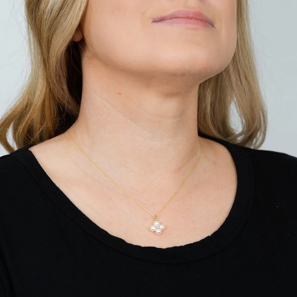 9ct Yellow Gold Freshwater Pearl and Diamond Pendant on Chain - Image 2