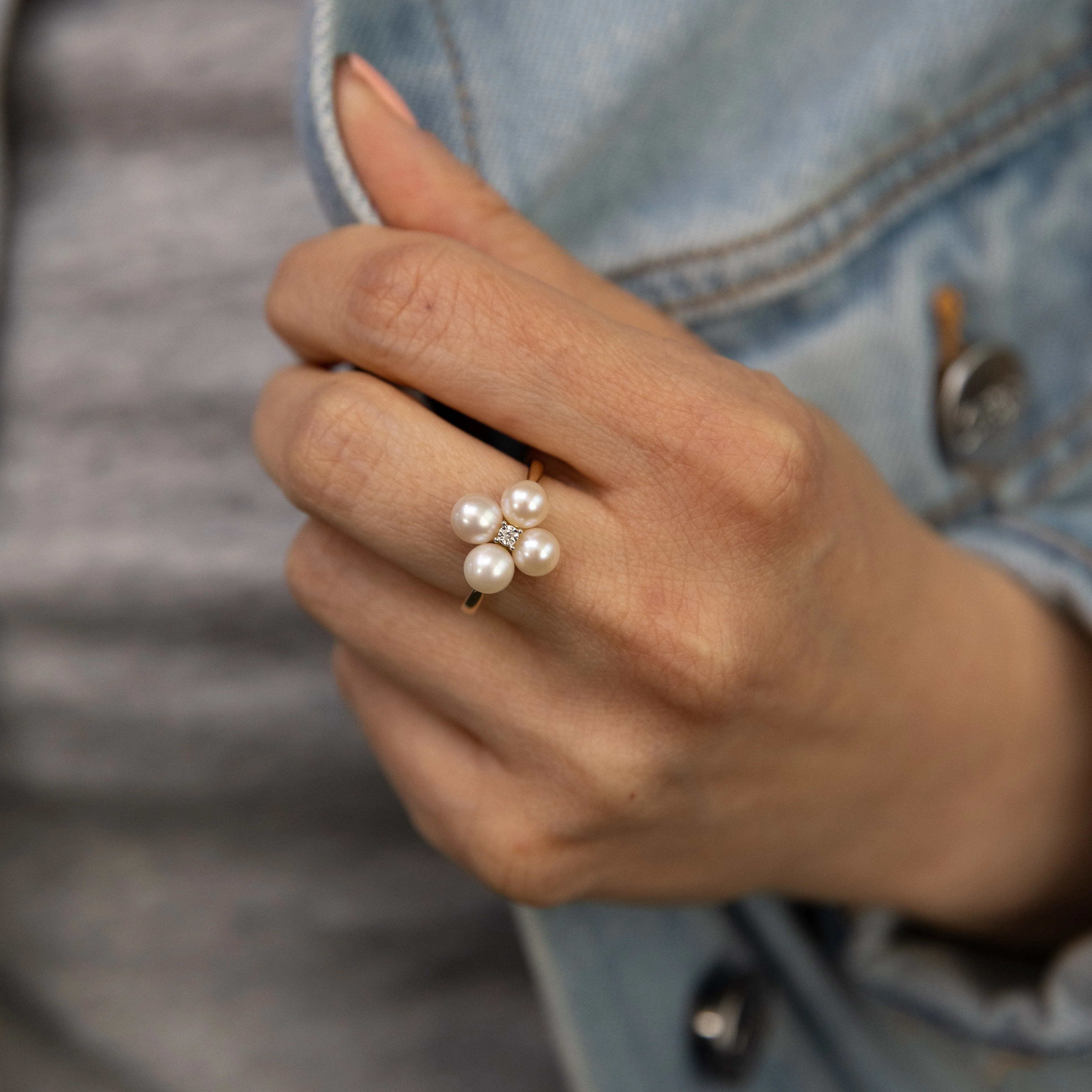 9ct Yellow Gold Freshwater Pearl and Diamond Ring - Image 3