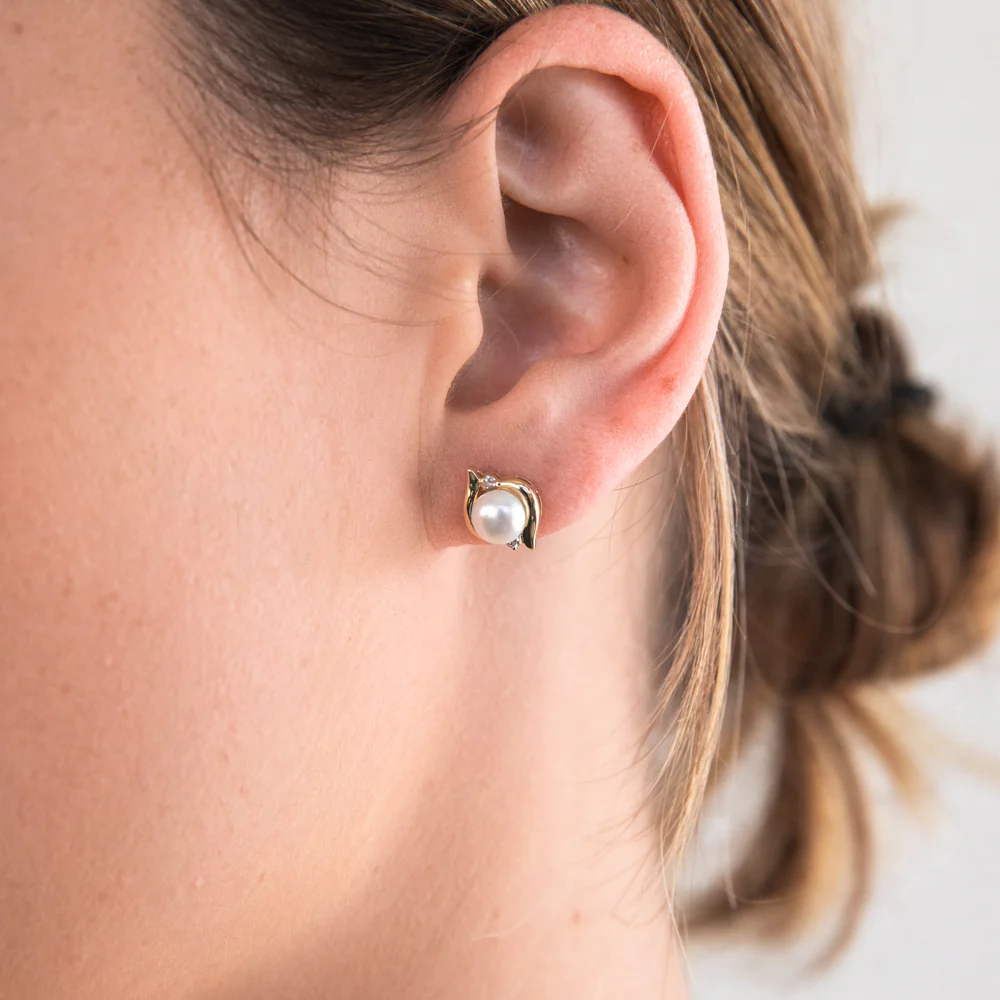 9ct Yellow Gold Freshwater Pearl and Diamond Stud Earrings - Image 2