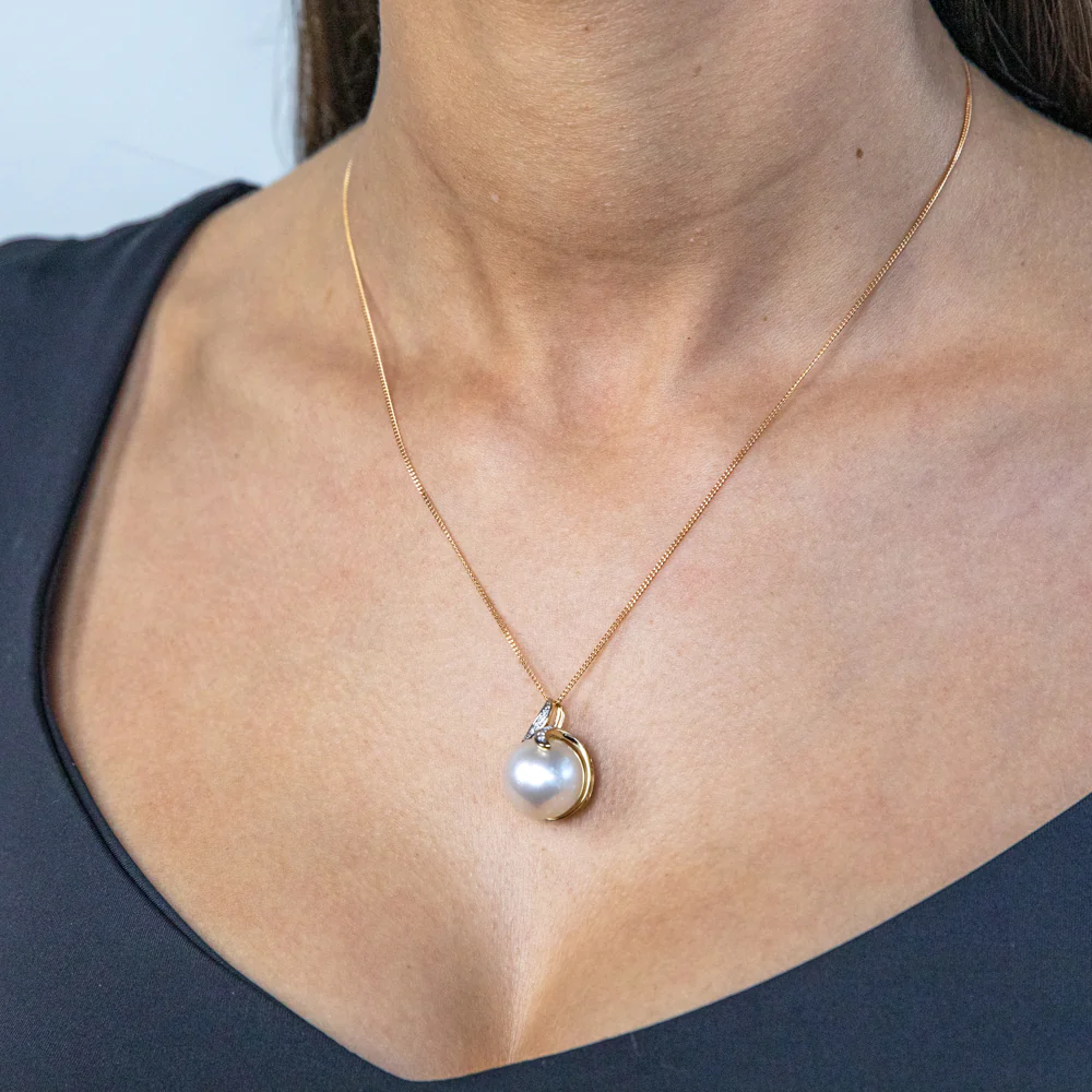 9ct Yellow Gold Golden Pearl and Diamond Pendant - Image 3