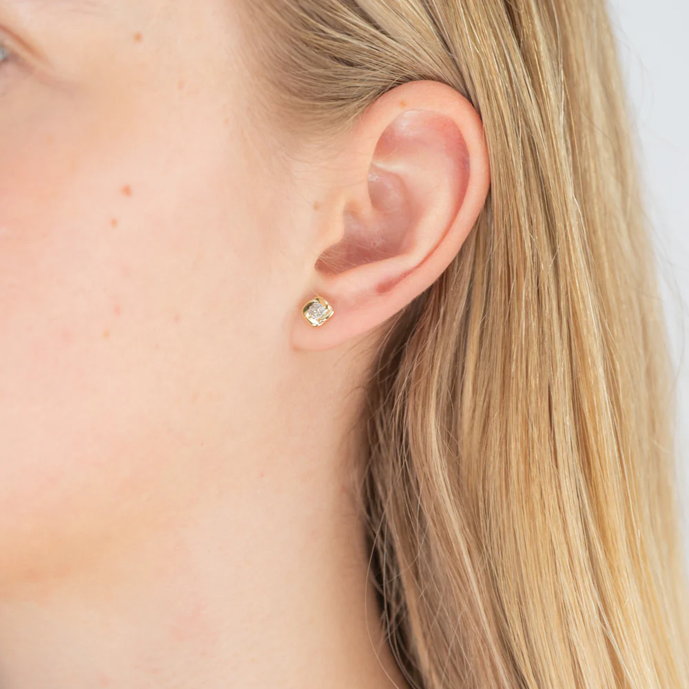 9ct Yellow Gold Gorgeous Diamond Earrings - Image 2