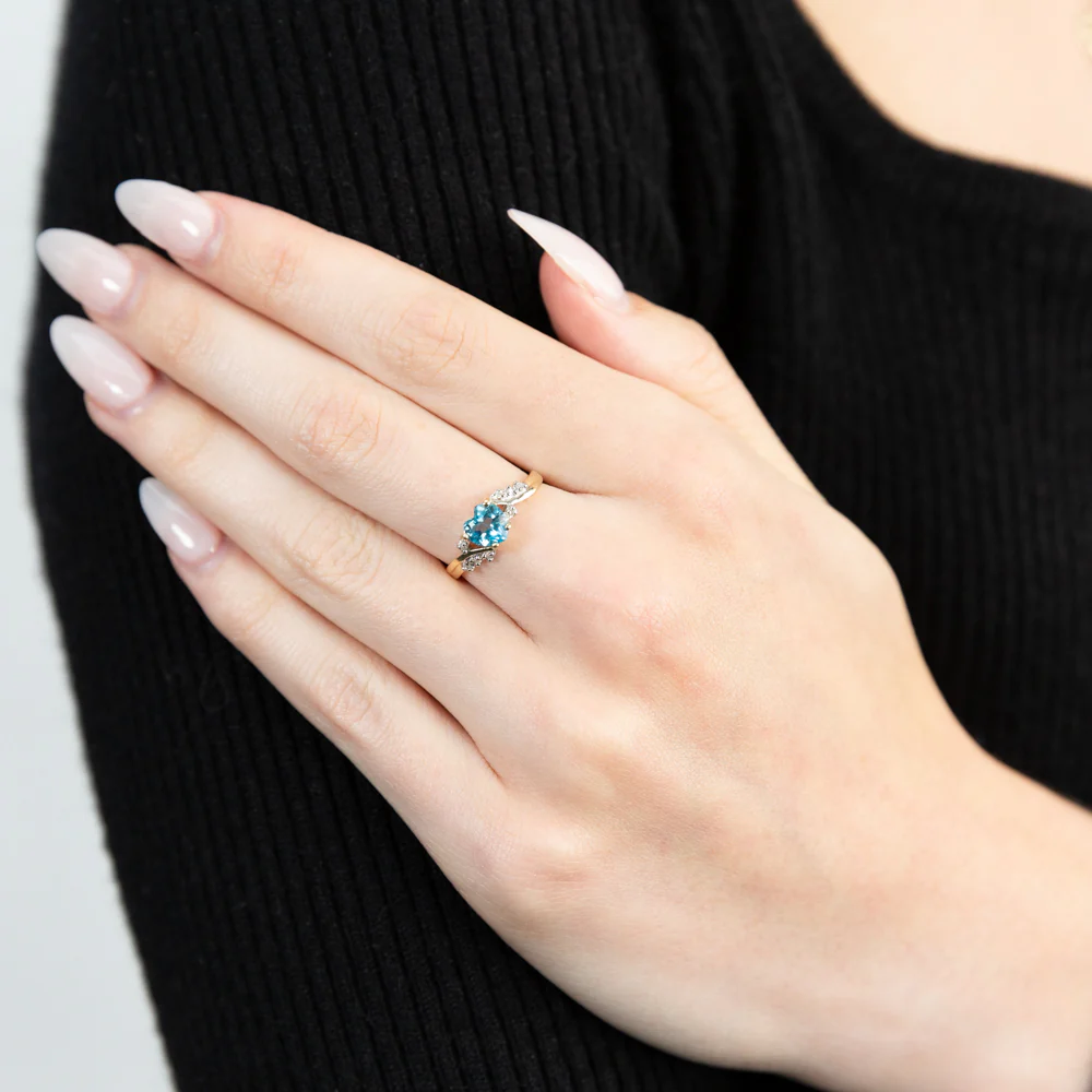 9ct Yellow Gold Heart Blue Topaz + 8 Diamond Ring - Image 3