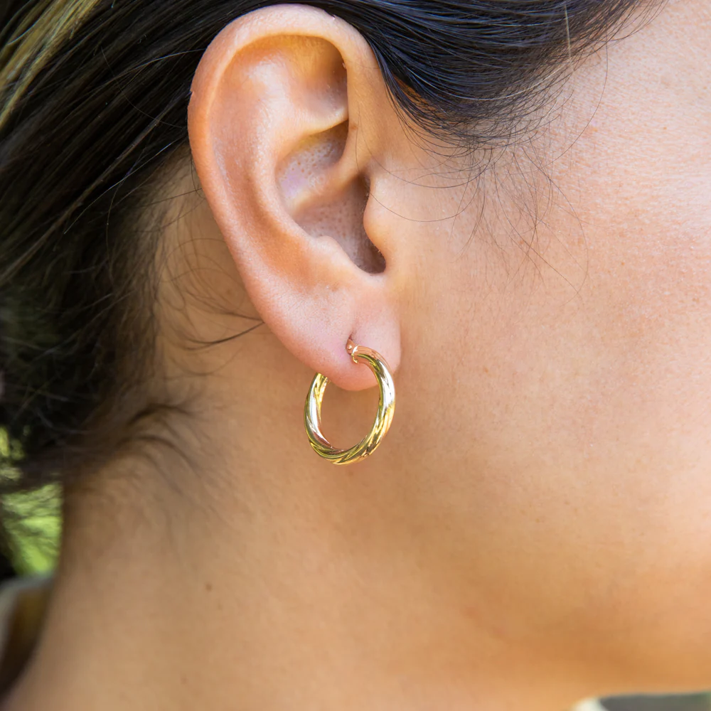 9ct Yellow Gold Hoop Earrings in 15mm with twist - Image 3