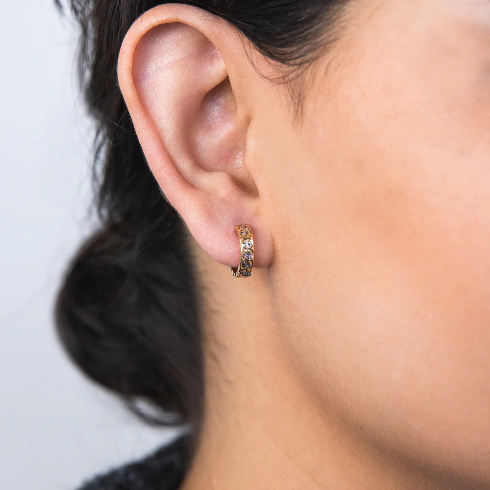 9ct Yellow Gold Huggie Hoop Earrings with diamond cut feature with Rhodium - Image 2