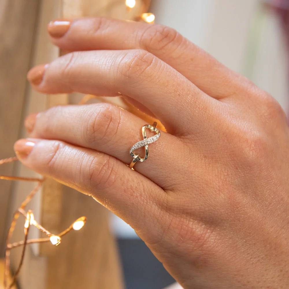 9ct Yellow Gold Infinity Double Heart Diamond Ring Set With 5 Brilliant Cut Diamonds - Image 3