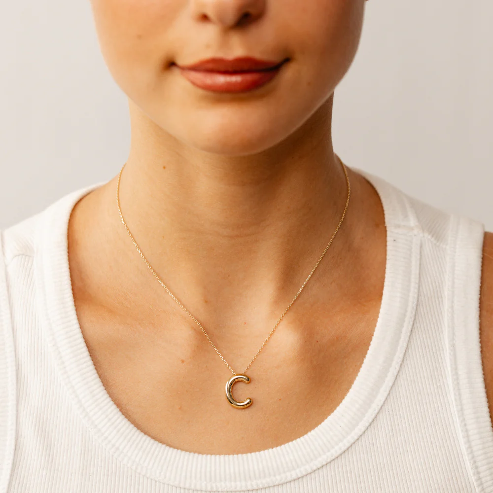 9ct Yellow Gold Initial 'C' Puffed Pendant on 43cm Chain - Image 2