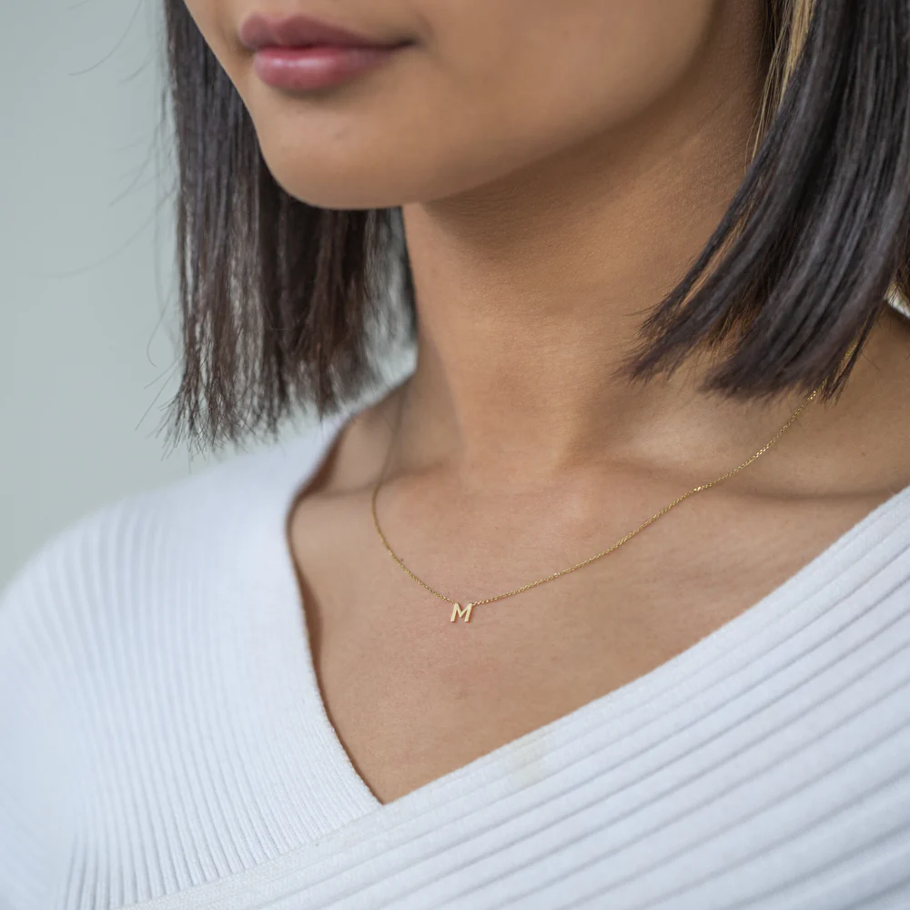 9ct Yellow Gold Initial "M" Pendant on 43cm Chain - Image 2