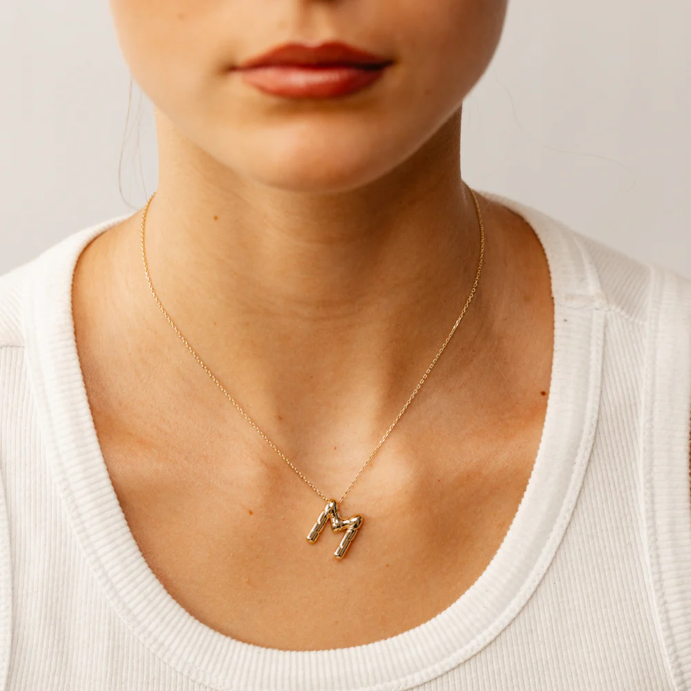 9ct Yellow Gold Initial 'M' Puffed Pendant on 43cm Chain - Image 2