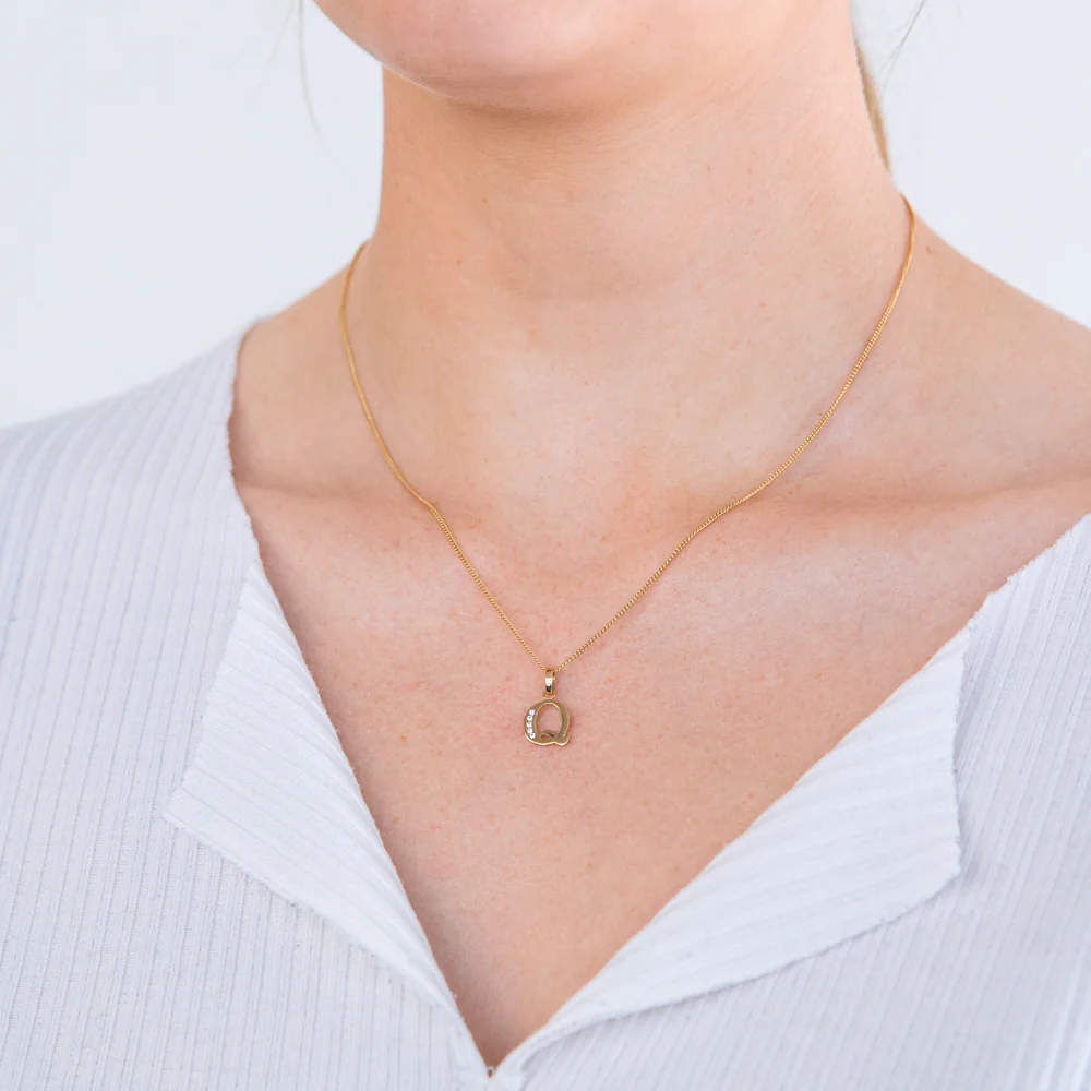 9ct Yellow Gold Initial Q Zirconia Pendant - Image 2