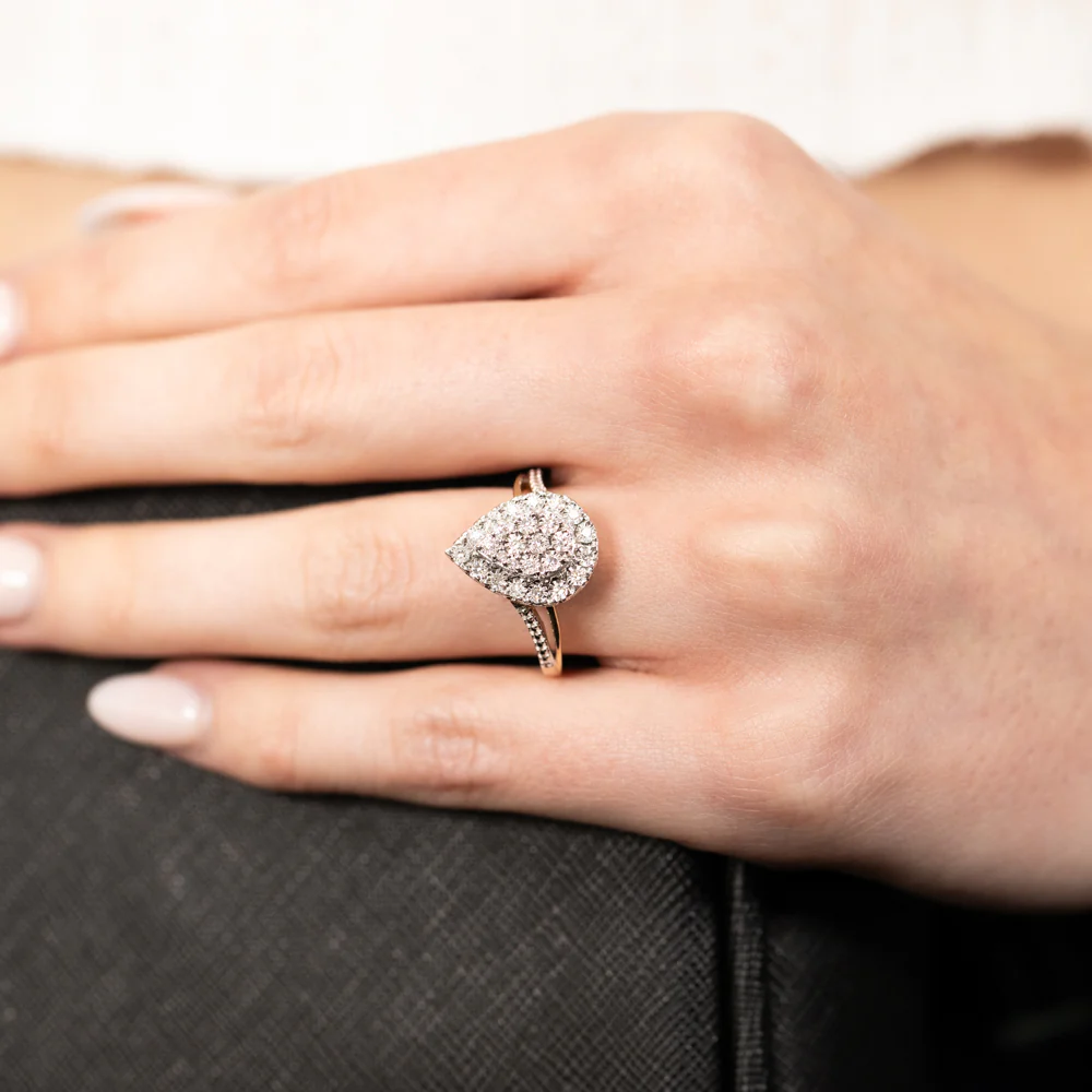 9ct Yellow Gold Lab Grown Pear Shaped Ring With 27 Brilliant Diamonds - Image 4