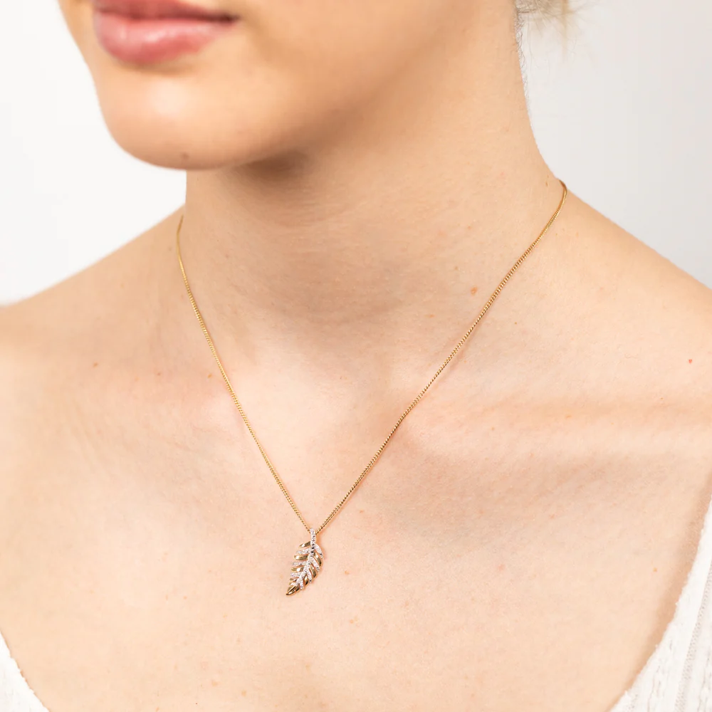 9ct Yellow Gold Leaf Shaped Diamond Pendant - Image 2