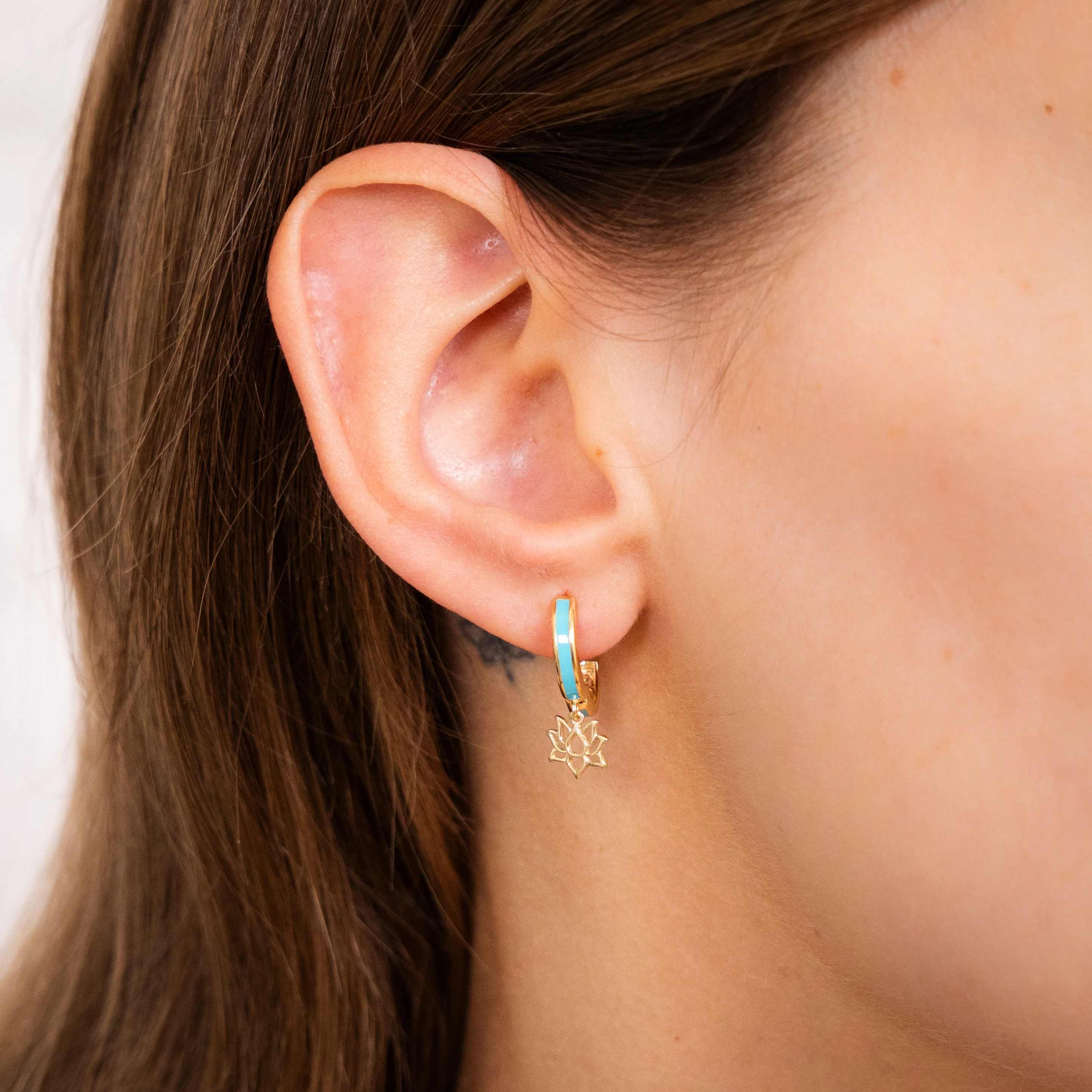 9ct Yellow Gold Lotus On Blue Enamel Sleeper Earrings - Image 2