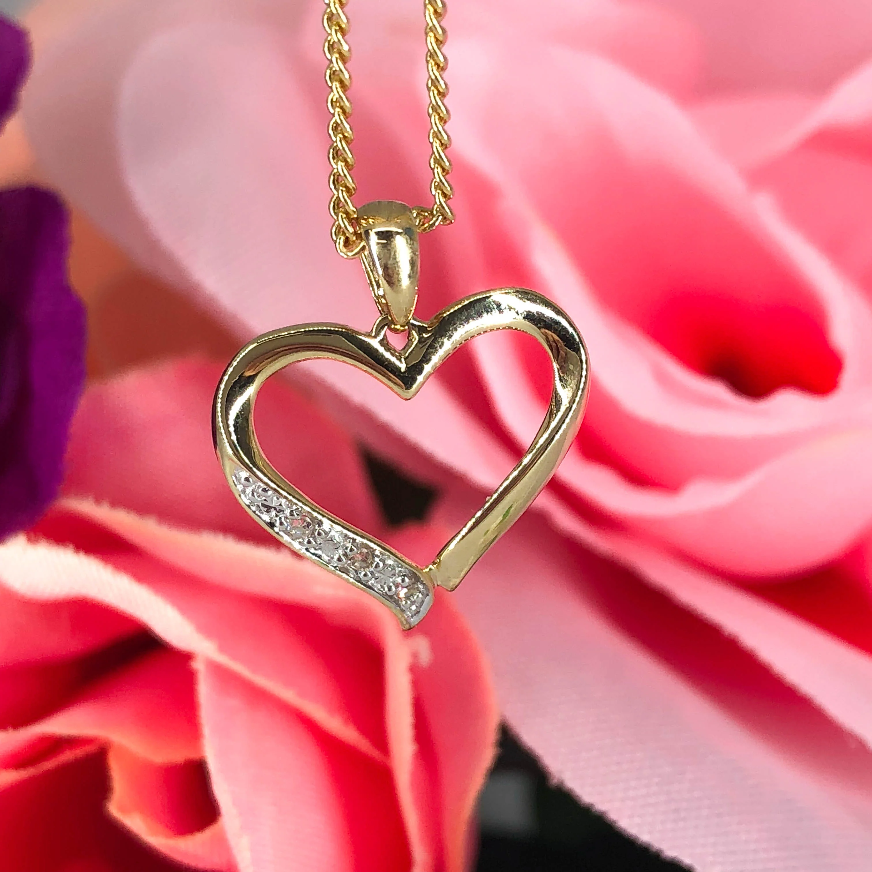 9ct Yellow Gold Luxurious Diamond Pendant - Image 2