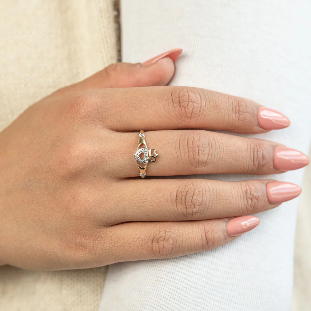 9ct Yellow Gold Majestic Diamond Ring - Image 3