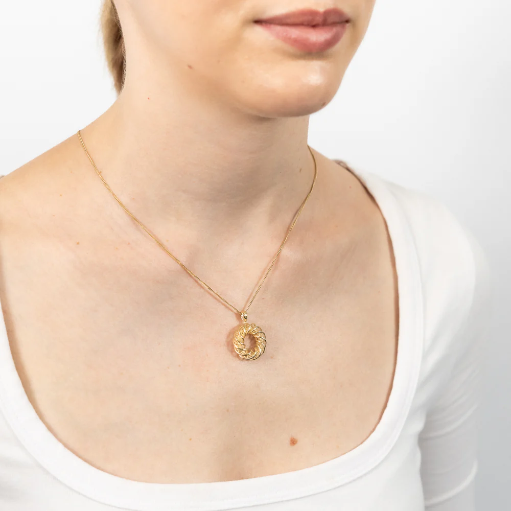 9ct Yellow Gold Mesh Circle Of Life Pendant - Image 2