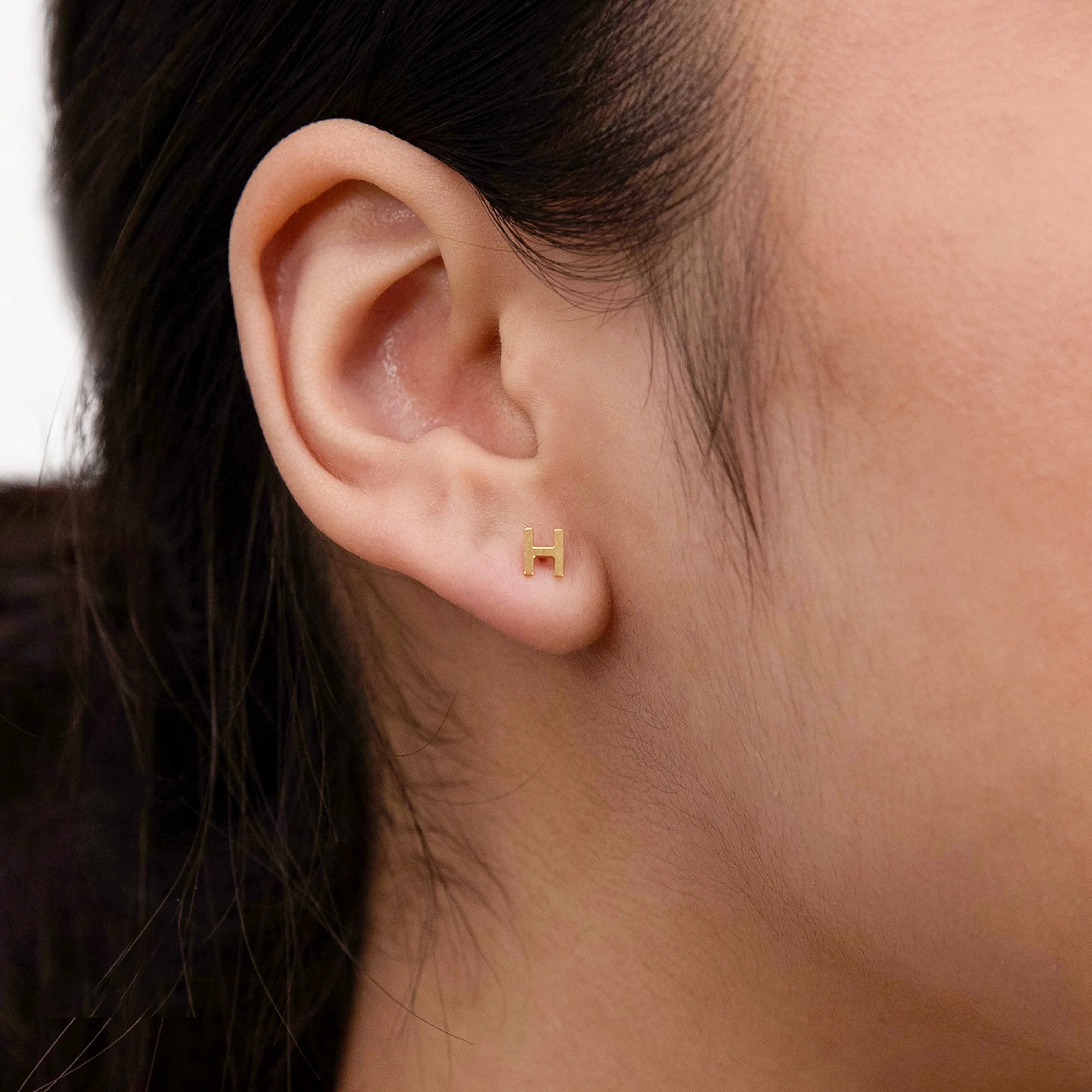 9ct Yellow Gold Mini Initial "H" Stud Earrings - Image 2