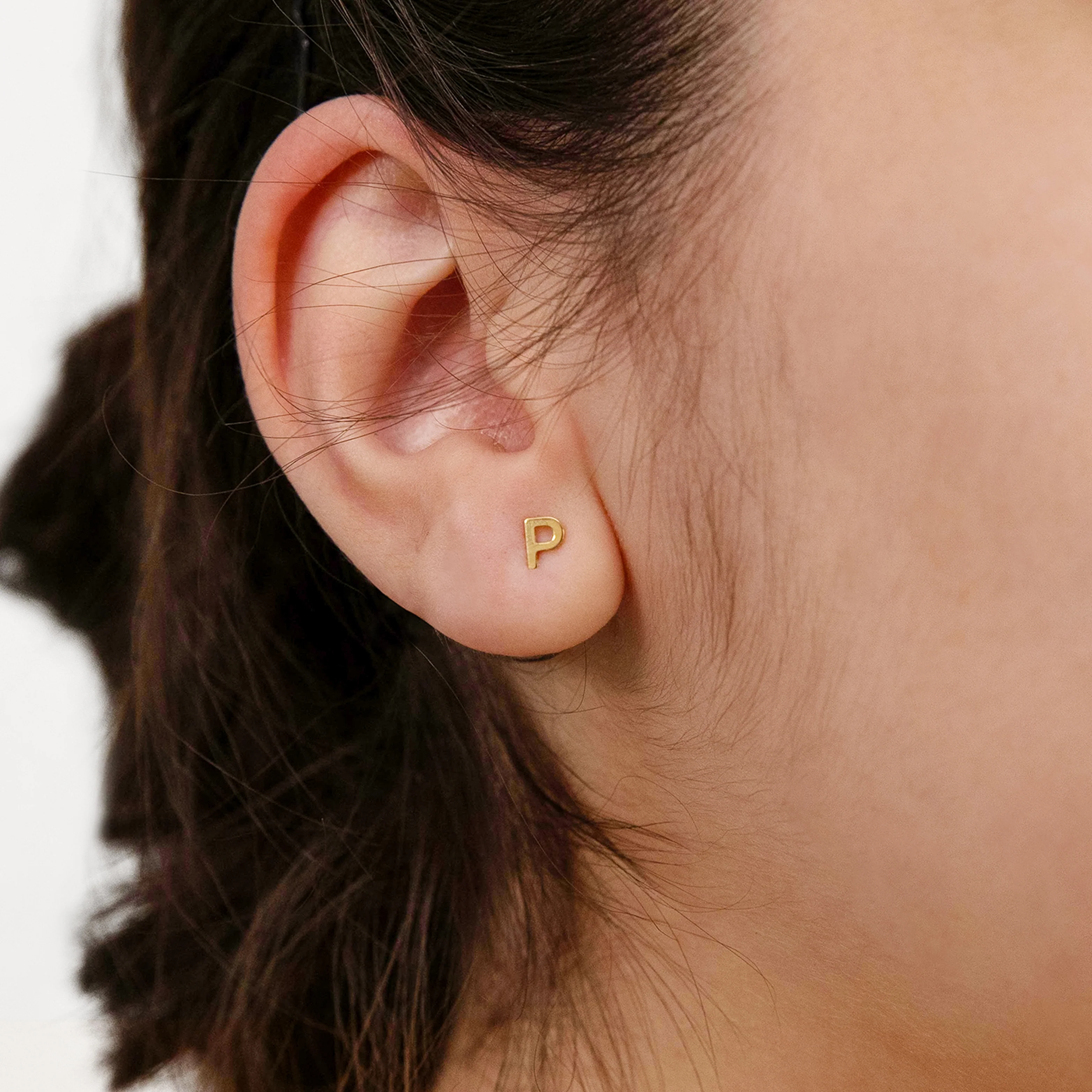 9ct Yellow Gold Mini Initial "P" stud Earrings - Image 2
