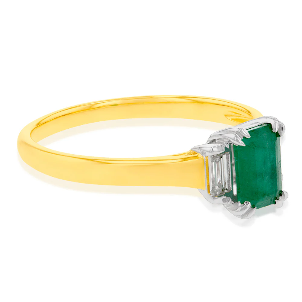 9ct Yellow Gold Natural Emerald and Diamond Emerald Cut and Baguette Ring - Image 2