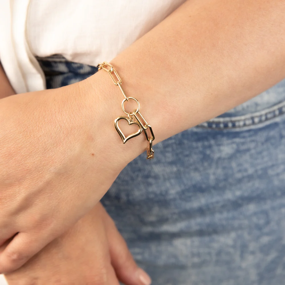 9ct Yellow Gold Open Heart Charm Paperclip 19.1cm Bracelet - Image 3