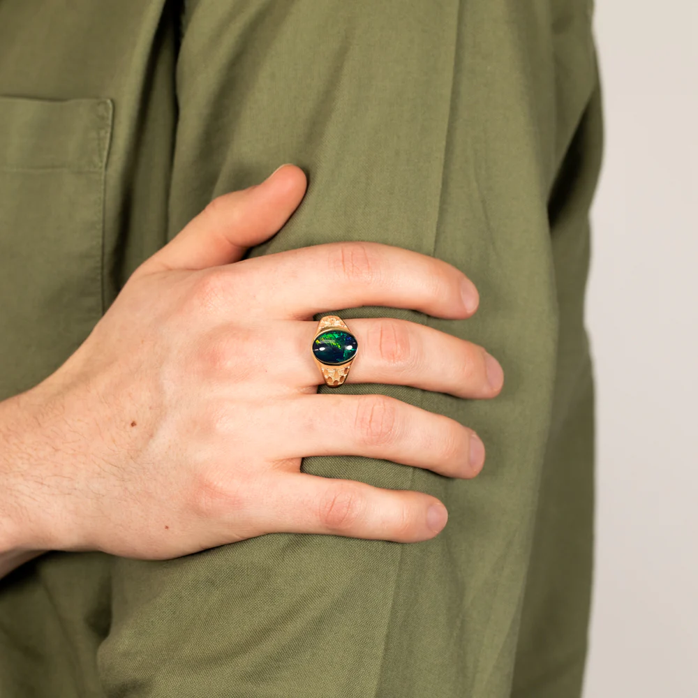 9ct Yellow Gold Oval Shaped Opal Ring - Image 3