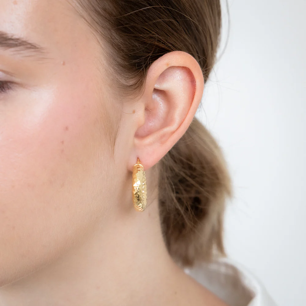 9ct Yellow Gold Patterned 15mm Hoop Earrings - Image 2