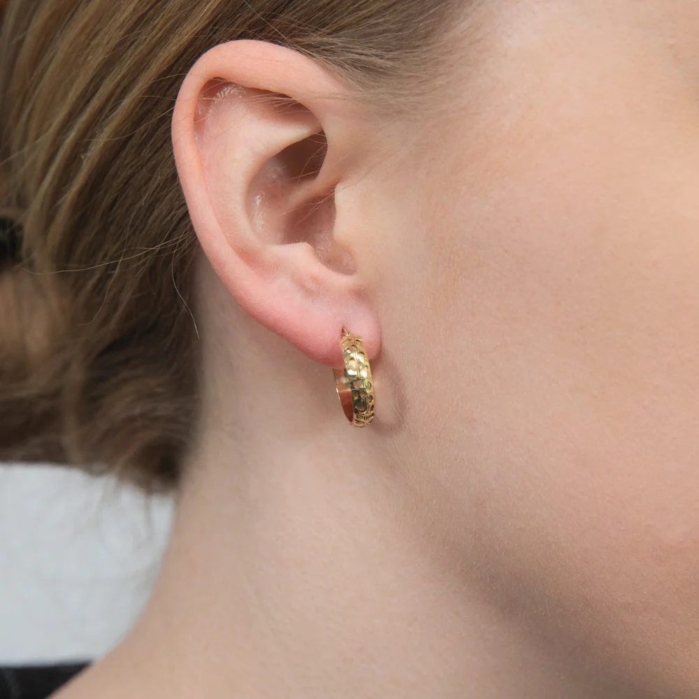 9ct Yellow Gold Patterned 20mm Hoop Earrings - Image 2
