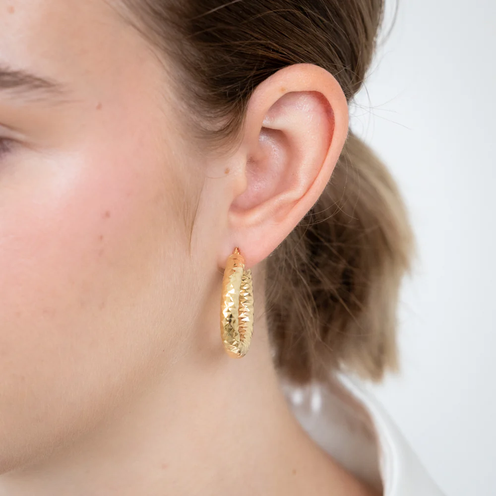 9ct Yellow Gold Patterned 20mm Hoop Earrings - Image 2