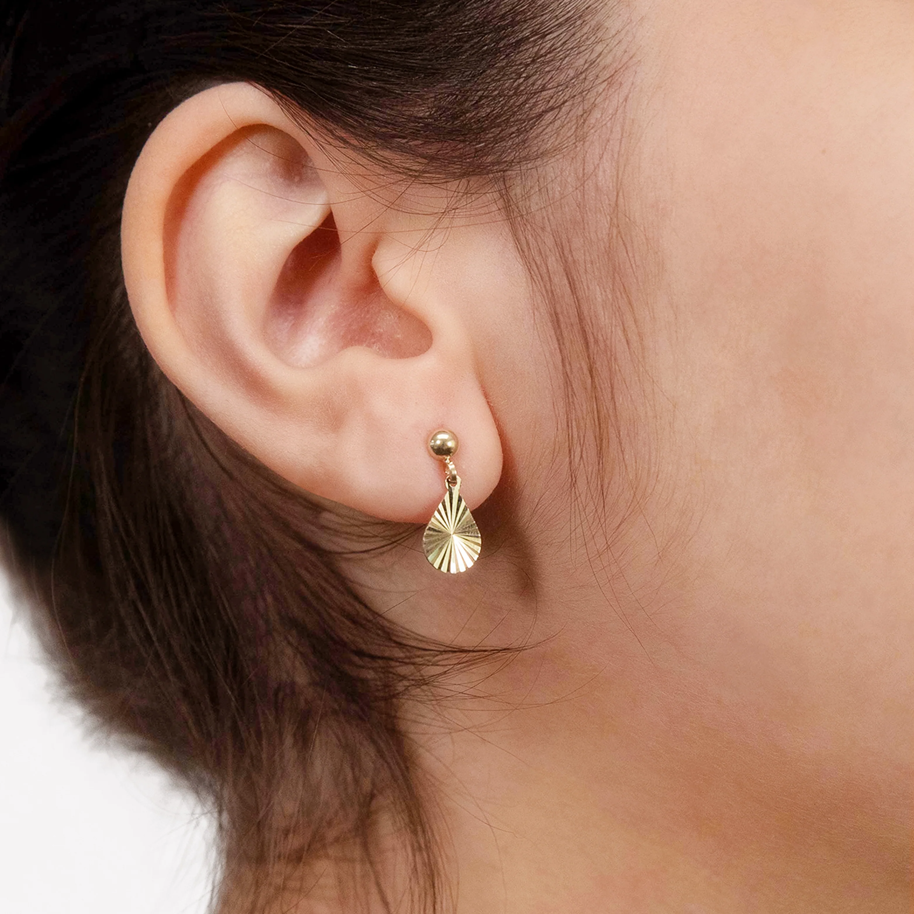 9ct Yellow Gold Patterned Teardrop  Drop Earrings - Image 2