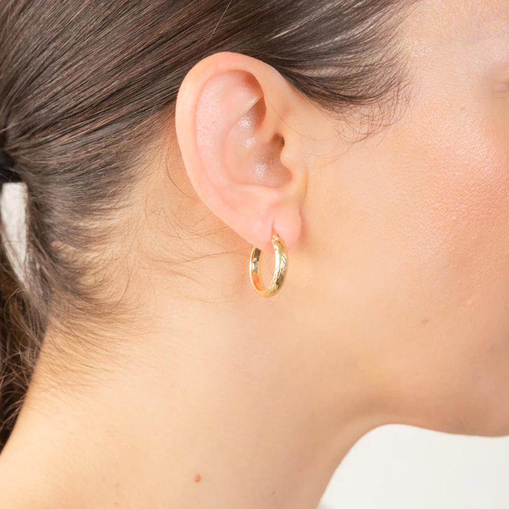 9ct Yellow Gold Patterned Tube 15mm Hoop Earrings - Image 2